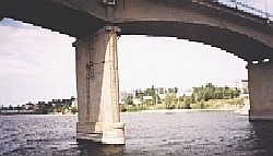 Вид моста с левого берега